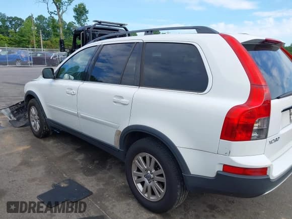 ✅ 2008 Volvo XC90 I6 • VIN: YV4CN982881445615 • Лот: 42221330. Опубликован ранее на IAAI с пробегом 163 122 миль. Бесплатный доступ к архиву аукционных продаж из США и подробный отчёт об истории автомобиля на DreamBid. Изображение 3.