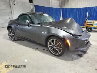 ✅ 2022 Mazda MX-5 Miata Grand Touring • VIN: JM1NDAD76N0505474 • Lot: 86487905. Wystawiony na Copart z przebiegiem 17 532 mil. Bezpłatny archiwum sprzedaży aukcyjnych z USA i szczegółowy raport historii pojazdu na DreamBid. Zdjęcie 4.