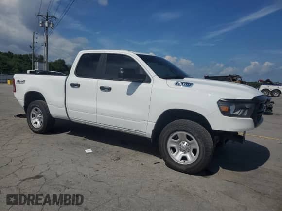 2023 Ram 1500 Tradesman z VIN 1C6SRFCT9PN641644, wystawiony jako Copart lot #64295795 z przebiegiem 20 664 mil mil oraz Szkoda całkowita • Salvage title. Historia ofert i sprzedaży dostępna na DreamBid. Obrazek 4.