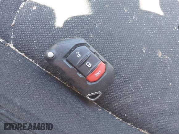 ✅ 2021 Jeep Wrangler Unlimited Sport S • VIN: 1C4HJXDG4MW753159 • Lot: 41723515. Wystawiony na IAAI z przebiegiem 86 589 mil. Bezpłatny archiwum sprzedaży aukcyjnych z USA i szczegółowy raport historii pojazdu na DreamBid. Zdjęcie 11.