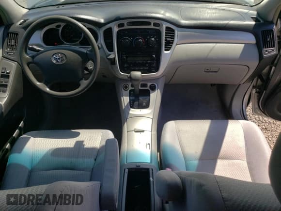 ✅ 2006 Toyota Highlander w/3rd Row • VIN: JTEDD21A060146685 • Lot: 64264525. Wystawiony na Copart z przebiegiem 88 633 mil. Bezpłatny archiwum sprzedaży aukcyjnych z USA i szczegółowy raport historii pojazdu na DreamBid. Zdjęcie 8.