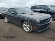 ✅ 2014 Dodge Challenger R/T Classic • VIN: 2C3CDYBT6EH196735 • Lot: 76227254. Wystawiony na Copart z przebiegiem 89 575 mil. Bezpłatny archiwum sprzedaży aukcyjnych z USA i szczegółowy raport historii pojazdu na DreamBid. Zdjęcie 4.