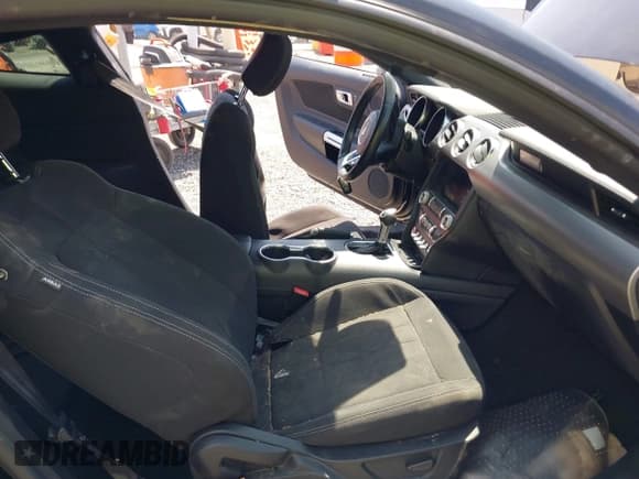 ✅ 2022 Ford Mustang GT • VIN: 1FA6P8CF9N5122151 • Lot: 42011876. Listed on IAAI with 29,088 mi. Free auction sales archive from the USA and detailed vehicle history report at DreamBid. Image 5.