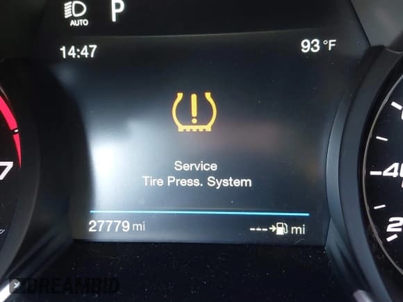 ✅ 2018 Alfa Romeo Giulia • VIN: ZARFAEBN0J7566218 • Лот: 43607102. Опубликован ранее на IAAI с пробегом 27 779 миль. Бесплатный доступ к архиву аукционных продаж из США и подробный отчёт об истории автомобиля на DreamBid. Изображение 16.