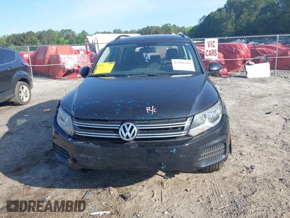 ✅ 2017 Volkswagen Tiguan S • VIN: WVGBV7AX1HK000177 • Lot: 42181456. Listed on IAAI with 179,396 mi. Free auction sales archive from the USA and detailed vehicle history report at DreamBid. Image 12.