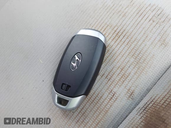 ✅ 2024 Hyundai Venue SEL • VIN: KMHRC8A37RU279776 • Lot: 41609292. Listed on IAAI with 2,801 mi. Free auction sales archive from the USA and detailed vehicle history report at DreamBid. Image 11.