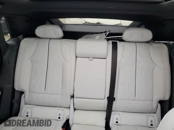 ✅ 2025 Cadillac LYRIQ Sport • VIN: 1GYKPTRL2SZ303874 • Lot: 55592315. Wystawiony na Copart z przebiegiem 447 mil. Bezpłatny archiwum sprzedaży aukcyjnych z USA i szczegółowy raport historii pojazdu na DreamBid. Zdjęcie 10.