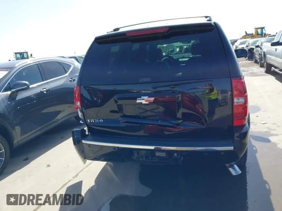 ✅ 2009 Chevrolet Tahoe LTZ • VIN: 1GNFC33J69R285570 • Lot: 41701424. Listed on IAAI with 165,811 mi. Free auction sales archive from the USA and detailed vehicle history report at DreamBid. Image 16.