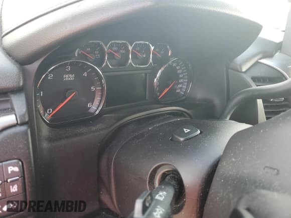 ✅ 2015 Chevrolet Suburban LTZ • VIN: 1GNSKKKC0FR539929 • Lot: 74817274. Wystawiony na Copart z przebiegiem Nie podano. Bezpłatny archiwum sprzedaży aukcyjnych z USA i szczegółowy raport historii pojazdu na DreamBid. Zdjęcie 9.