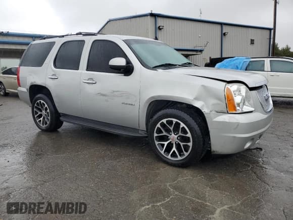 ✅ 2011 GMC Yukon SLT • VIN: 1GKS2CE04BR235999 • Lot: 85281445. Listed on Copart with 244,941 mi. Free auction sales archive from the USA and detailed vehicle history report at DreamBid. Image 4.