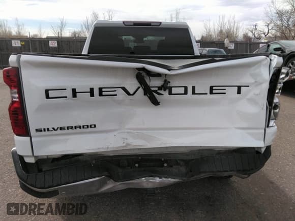 ✅ 2023 Chevrolet Silverado 1500 Work Truck • VIN: 1GCRDAED9PZ297966 • Lot: 41854997. Wystawiony na IAAI z przebiegiem 21 939 mil. Bezpłatny archiwum sprzedaży aukcyjnych z USA i szczegółowy raport historii pojazdu na DreamBid. Zdjęcie 16.