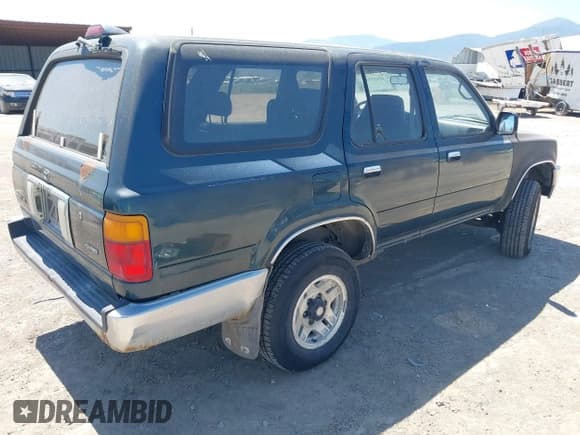✅ 1994 Toyota 4Runner • VIN: JT3VN39W4R8061399 • Lot: 42455341. Listed on IAAI with 177,038 mi. Free auction sales archive from the USA and detailed vehicle history report at DreamBid. Image 4.