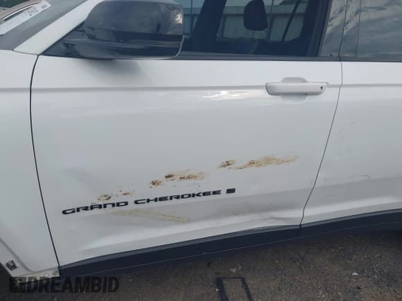 ✅ 2023 Jeep Grand Cherokee Altitude • VIN: 1C4RJKAG3P8743145 • Lot: 43323012. Listed on IAAI with 45,750 mi. Free auction sales archive from the USA and detailed vehicle history report at DreamBid. Image 17.