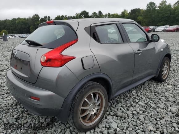 ✅ 2011 Nissan Juke S • VIN: JN8AF5MR2BT017722 • Lot: 68668675. Listed on Copart with 90,405 mi. Free auction sales archive from the USA and detailed vehicle history report at DreamBid. Image 3.