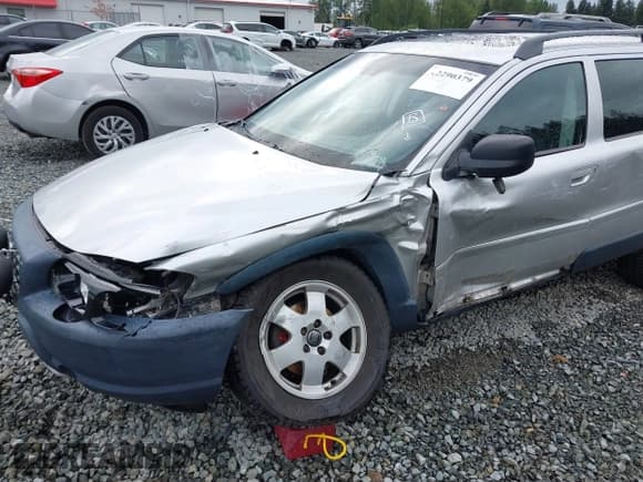 ✅ 2004 Volvo V70 XC Cross Country • VIN: YV1SZ59H841146760 • Lot: 42290379. Listed on IAAI with Not provided. Free auction sales archive from the USA and detailed vehicle history report at DreamBid. Image 6.