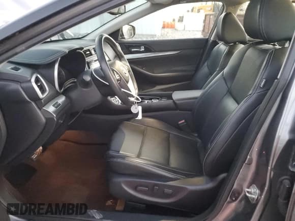 ✅ 2020 Nissan Maxima SV • VIN: 1N4AA6CV9LC382453 • Lot: 92384805. Listed on Copart with 106,167 mi. Free auction sales archive from the USA and detailed vehicle history report at DreamBid. Image 7.