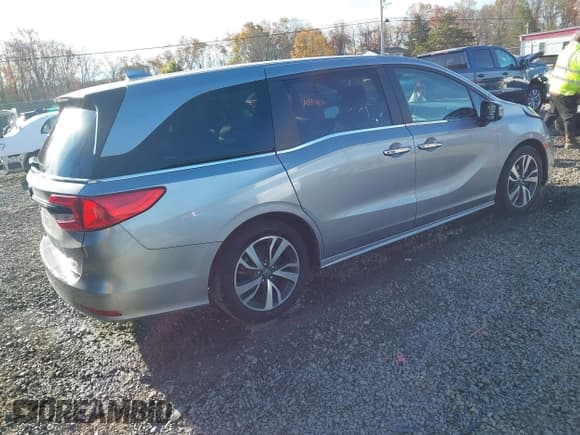 ✅ 2022 Honda Odyssey Touring • VIN: 5FNRL6H88NB053680 • Lot: 43611504. Listed on IAAI with 54,275 mi. Free auction sales archive from the USA and detailed vehicle history report at DreamBid. Image 4.