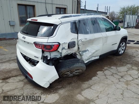 ✅ 2019 Jeep Compass Latitude • VIN: 3C4NJCBB8KT851536 • Lot: 41457424. Listed on IAAI with 25,282 mi. Free auction sales archive from the USA and detailed vehicle history report at DreamBid. Image 4.