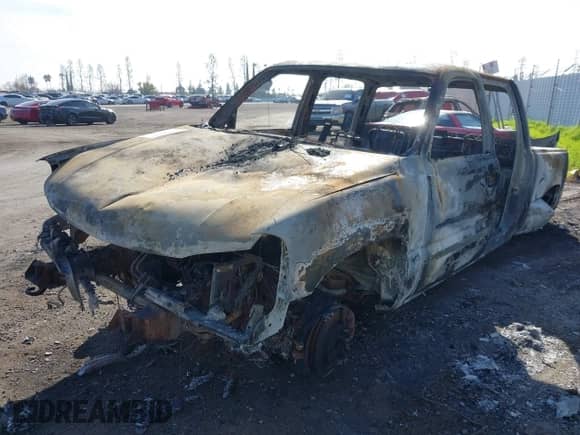 ✅ 2006 GMC Sierra 1500 SLE1 • VIN: 2GTEC13T661195866 • Lot: 41402673. Listed on IAAI with Not provided. Free auction sales archive from the USA and detailed vehicle history report at DreamBid. Image 17.