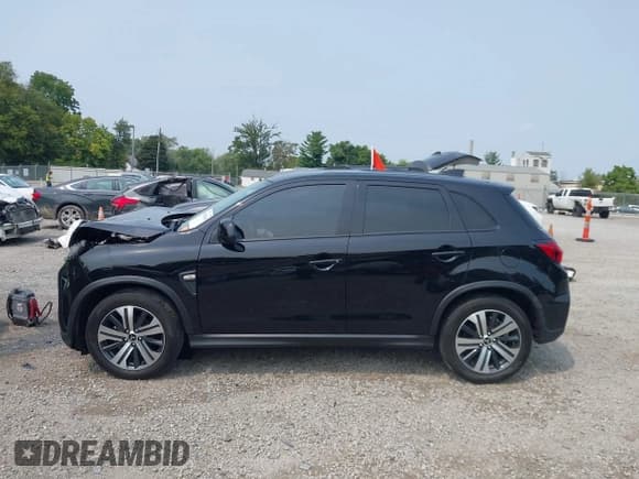 ✅ 2021 Mitsubishi Outlander ES • VIN: JA4APUAUXMU021598 • Lot: 43158342. Wystawiony na IAAI z przebiegiem 16 079 mil. Bezpłatny archiwum sprzedaży aukcyjnych z USA i szczegółowy raport historii pojazdu na DreamBid. Zdjęcie 15.