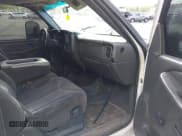 ✅ 2004 Chevrolet Silverado 2500HD LS • VIN: 1GCHC23284F256117 • Lot: 43453043. Wystawiony na IAAI z przebiegiem 327 650 mil. Bezpłatny archiwum sprzedaży aukcyjnych z USA i szczegółowy raport historii pojazdu na DreamBid. Zdjęcie 5.