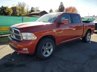 2009 Dodge 1500 SLT z VIN 1D3HV13T19S702207, wystawiony jako Copart lot #82723095 z przebiegiem 194 064 mil mil oraz Czysty tytuł • Clean title. Historia ofert i sprzedaży dostępna na DreamBid. Obrazek 1.
