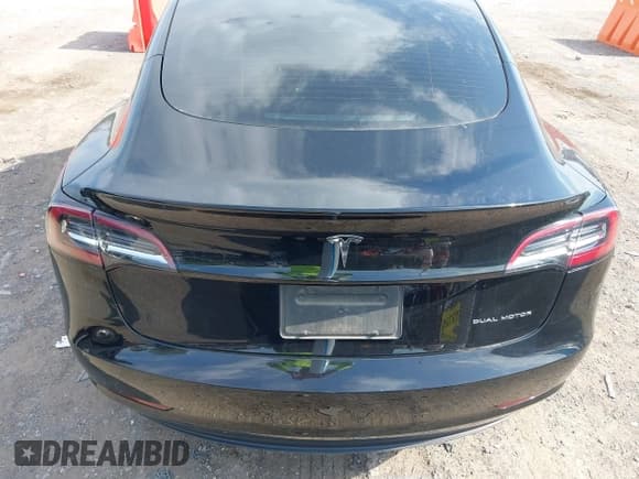 ✅ 2021 Tesla Model 3 Long Range • VIN: 5YJ3E1EBXMF974946 • Lot: 42032602. Wystawiony na IAAI z przebiegiem Nie podano. Bezpłatny archiwum sprzedaży aukcyjnych z USA i szczegółowy raport historii pojazdu na DreamBid. Zdjęcie 15.