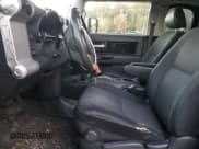 ✅ 2008 Toyota FJ Cruiser • VIN: JTEBU11F38K048271 • Лот: 91345075. Опубликован ранее на Copart с пробегом 191 078 миль. Бесплатный доступ к архиву аукционных продаж из США и подробный отчёт об истории автомобиля на DreamBid. Изображение 7.