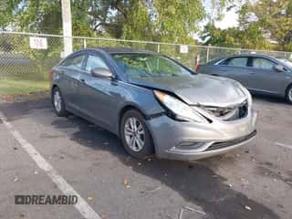 2012 Hyundai Sonata GLS z VIN 5NPEB4ACXCH401417, wystawiony jako IAAI lot #43445307 z przebiegiem 125 038 mil mil oraz . Historia ofert i sprzedaży dostępna na DreamBid. Obrazek 1.