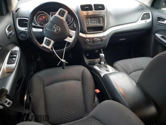 ✅ 2018 Dodge Journey SE • VIN: 3C4PDCAB6JT497452 • Лот: 87304745. Опубликован ранее на Copart с пробегом 96 497 миль. Бесплатный доступ к архиву аукционных продаж из США и подробный отчёт об истории автомобиля на DreamBid. Изображение 8.