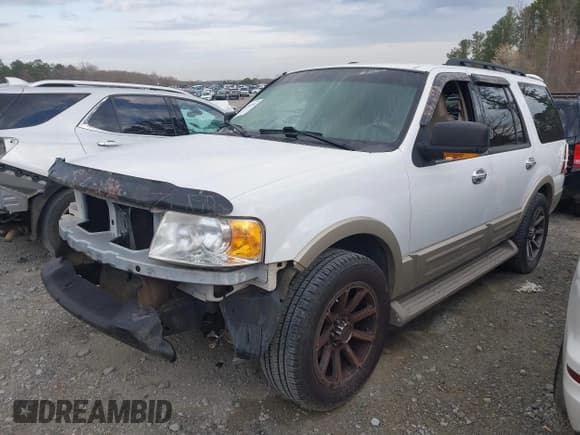 ✅ 2005 Ford Expedition Eddie Bauer • VIN: 1FMPU18515LA39965 • Lot: 41791698. Listed on IAAI with 124,172 mi. Free auction sales archive from the USA and detailed vehicle history report at DreamBid. Image 2.