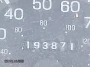 ✅ 1997 Ford F-150 • VIN: 1FTDF18W6VND20156 • Lot: 41295852. Wystawiony na IAAI z przebiegiem 193 871 mil. Bezpłatny archiwum sprzedaży aukcyjnych z USA i szczegółowy raport historii pojazdu na DreamBid. Zdjęcie 15.