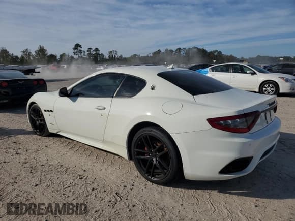 ✅ 2018 Maserati GranTurismo Sport • VIN: ZAM45VLA9J0270099 • Lot: 80519974. Wystawiony na Copart z przebiegiem 31 938 mil. Bezpłatny archiwum sprzedaży aukcyjnych z USA i szczegółowy raport historii pojazdu na DreamBid. Zdjęcie 2.