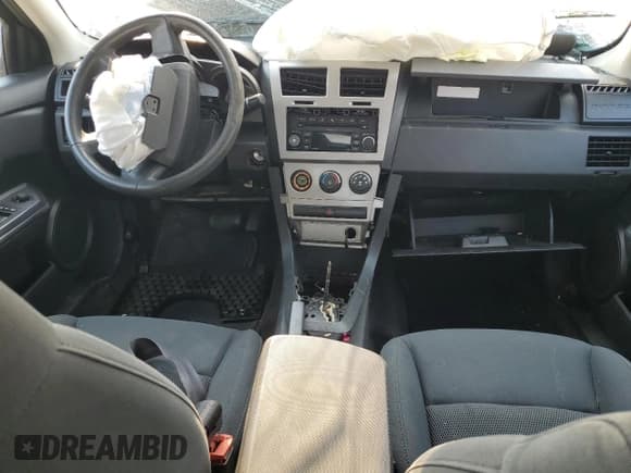 ✅ 2010 Dodge Avenger SXT • VIN: 1B3CC4FB2AN168149 • Lot: 70035634. Wystawiony na Copart z przebiegiem Nie podano. Bezpłatny archiwum sprzedaży aukcyjnych z USA i szczegółowy raport historii pojazdu na DreamBid. Zdjęcie 8.