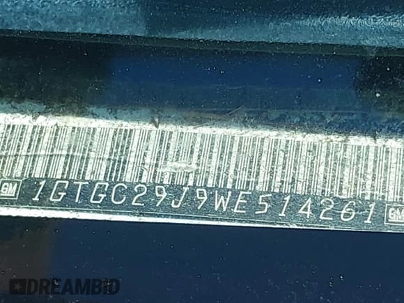 ✅ 1998 GMC Sierra 2500 • VIN: 1GTGC29J9WE514261 • Лот: 42033247. Опубликован ранее на IAAI с пробегом 151 001 миль. Бесплатный доступ к архиву аукционных продаж из США и подробный отчёт об истории автомобиля на DreamBid. Изображение 9.