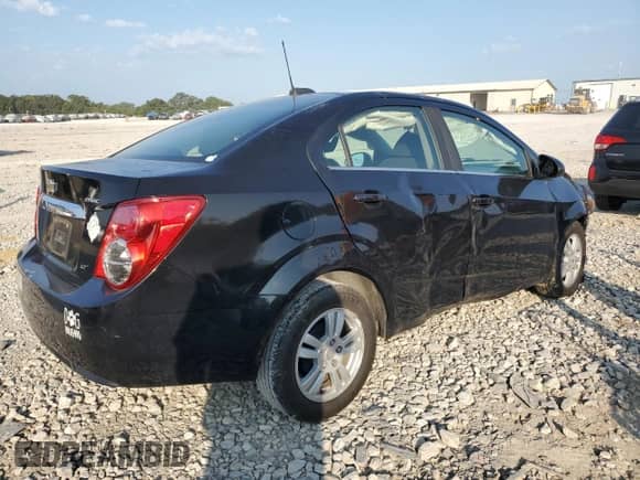 2015 Chevrolet Sonic LT z VIN 1G1JC5SH8F4214210, wystawiony jako Copart lot #68633674 z przebiegiem 124 305 mil mil oraz Szkoda całkowita • Salvage title. Historia ofert i sprzedaży dostępna na DreamBid. Obrazek 3.