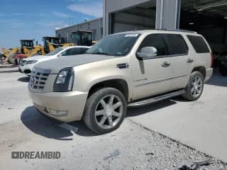 ✅ 2007 Cadillac Escalade • VIN: 1GYFK63897R155655 • Lot: 70297235. Listed on Copart with 176,073 mi. Free auction sales archive from the USA and detailed vehicle history report at DreamBid. Image 1.