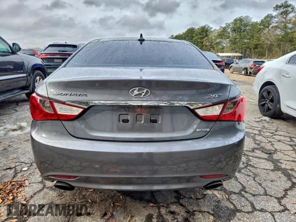✅ 2012 Hyundai Sonata Limited • VIN: 5NPEC4AB7CH325501 • Lot: 93996565. Listed on Copart with 170,982 mi. Free auction sales archive from the USA and detailed vehicle history report at DreamBid. Image 7.