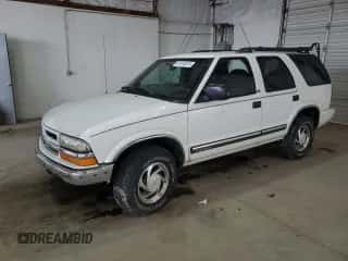 2001 Chevrolet Blazer LT z VIN 1GNDT13W91K224444, wystawiony jako Copart lot #81615015 z przebiegiem 225 699 mil mil oraz Szkoda całkowita • Salvage title. Historia ofert i sprzedaży dostępna na DreamBid. Obrazek 1.