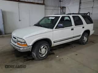 2001 Chevrolet Blazer LT с VIN 1GNDT13W91K224444, выставлен на аукционе Copart как лот 81615015 с пробегом 225 699 миль миль и Списание • Salvage title. История ставок и продаж доступна на DreamBid. Изображение 1.
