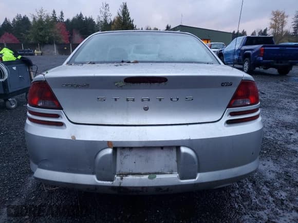 ✅ 2005 Dodge Stratus SXT • VIN: 1B3EL46X85N544556 • Lot: 91322065. Wystawiony na Copart z przebiegiem 127 711 mil. Bezpłatny archiwum sprzedaży aukcyjnych z USA i szczegółowy raport historii pojazdu na DreamBid. Zdjęcie 6.