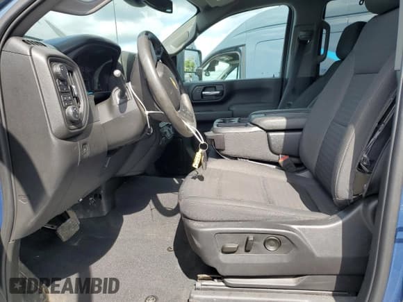 ✅ 2024 Chevrolet Silverado 2500HD Custom • VIN: 1GC4YME7XRF315468 • Лот: 81867015. Опубликован ранее на Copart с пробегом 87 233 миль. Бесплатный доступ к архиву аукционных продаж из США и подробный отчёт об истории автомобиля на DreamBid. Изображение 7.