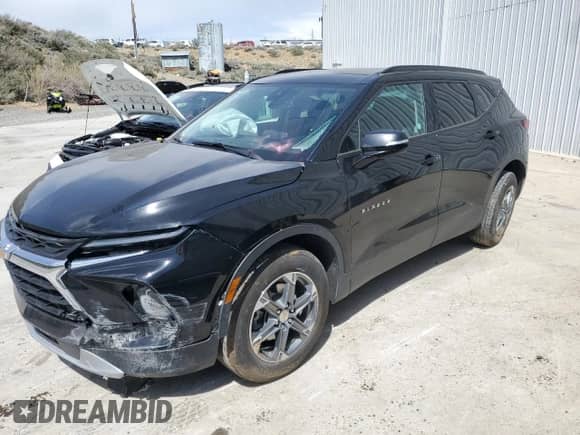 2024 Chevrolet Blazer LT z VIN 3GNKBJR40RS178941, wystawiony jako Copart lot #53538185 z przebiegiem 27 969 mil mil oraz Czysty tytuł • Clean title. Historia ofert i sprzedaży dostępna na DreamBid. Obrazek 1.