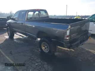 2003 Dodge 3500 ST z VIN 3D7LU38C33G833685, wystawiony jako IAAI lot #41317915 z przebiegiem 117 260 mil mil oraz . Historia ofert i sprzedaży dostępna na DreamBid. Obrazek 3.