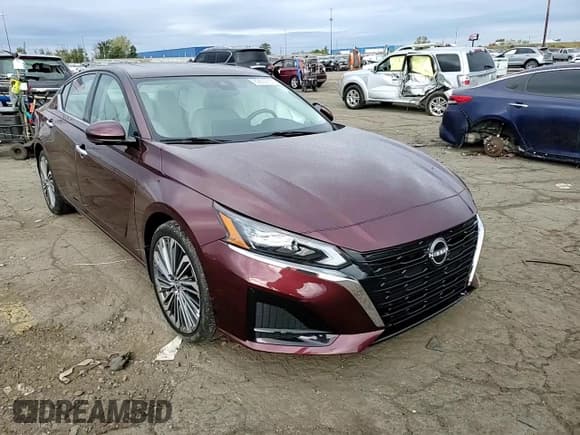 ✅ 2023 Nissan Altima SL • VIN: 1N4BL4EV7PN404508 • Lot: 86602765. Wystawiony na Copart z przebiegiem 17 657 mil. Bezpłatny archiwum sprzedaży aukcyjnych z USA i szczegółowy raport historii pojazdu na DreamBid. Zdjęcie 13.