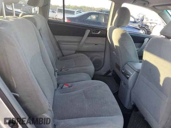 ✅ 2011 Toyota Highlander • VIN: JTEBC3EH0B2002625 • Лот: 84303285. Опубликован ранее на Copart с пробегом 192 748 миль. Бесплатный доступ к архиву аукционных продаж из США и подробный отчёт об истории автомобиля на DreamBid. Изображение 11.