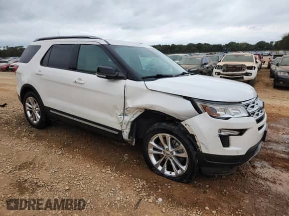 2018 Ford Explorer XLT z VIN 1FM5K7D82JGC62891, wystawiony jako Copart lot #85297175 z przebiegiem 140 079 mil mil oraz Szkoda całkowita • Salvage title. Historia ofert i sprzedaży dostępna na DreamBid. Obrazek 4.