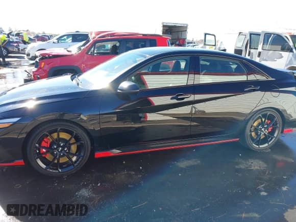 ✅ 2025 Hyundai Elantra • VIN: KMHLW4DK8SU025489 • Lot: 43586255. Listed on IAAI with 4,167 mi. Free auction sales archive from the USA and detailed vehicle history report at DreamBid. Image 15.