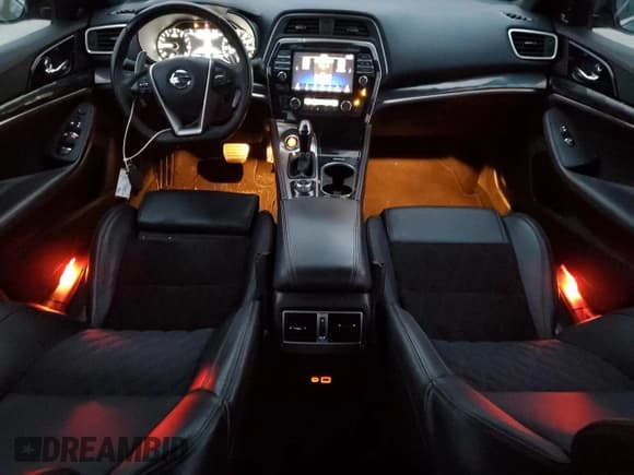 ✅ 2019 Nissan Maxima SV • VIN: 1N4AA6AV4KC365707 • Lot: 85437155. Listed on Copart with 78,685 mi. Free auction sales archive from the USA and detailed vehicle history report at DreamBid. Image 8.