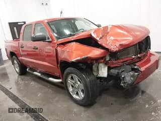 ✅ 2008 Dodge Dakota SLT • VIN: 1D7HW48N88S550237 • Lot: 41667193. Wystawiony na IAAI z przebiegiem 112 997 mil mil. Skorzystaj z bezpłatnego archiwum sprzedaży aukcyjnych z USA i zobacz szczegółowy raport historii pojazdu na DreamBid. Zdjęcie 1.